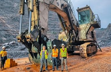 Gold mining in Africa with super-reinforced buckets made by Professional!